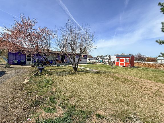 3rd image of 2153 NE Sunset View Ln