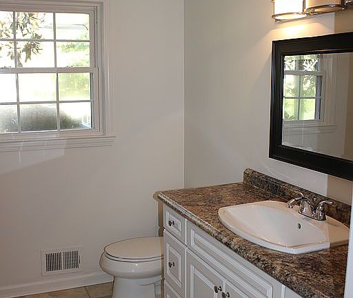 5th image of 4726 Old River Rd