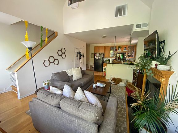 3rd image of 1531 N Paulina St #Penthouse