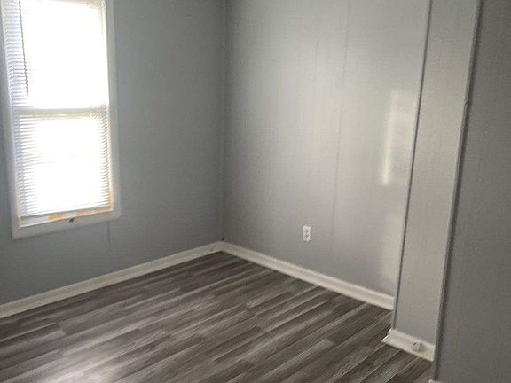 5th image of 123 Tyler Ave #4