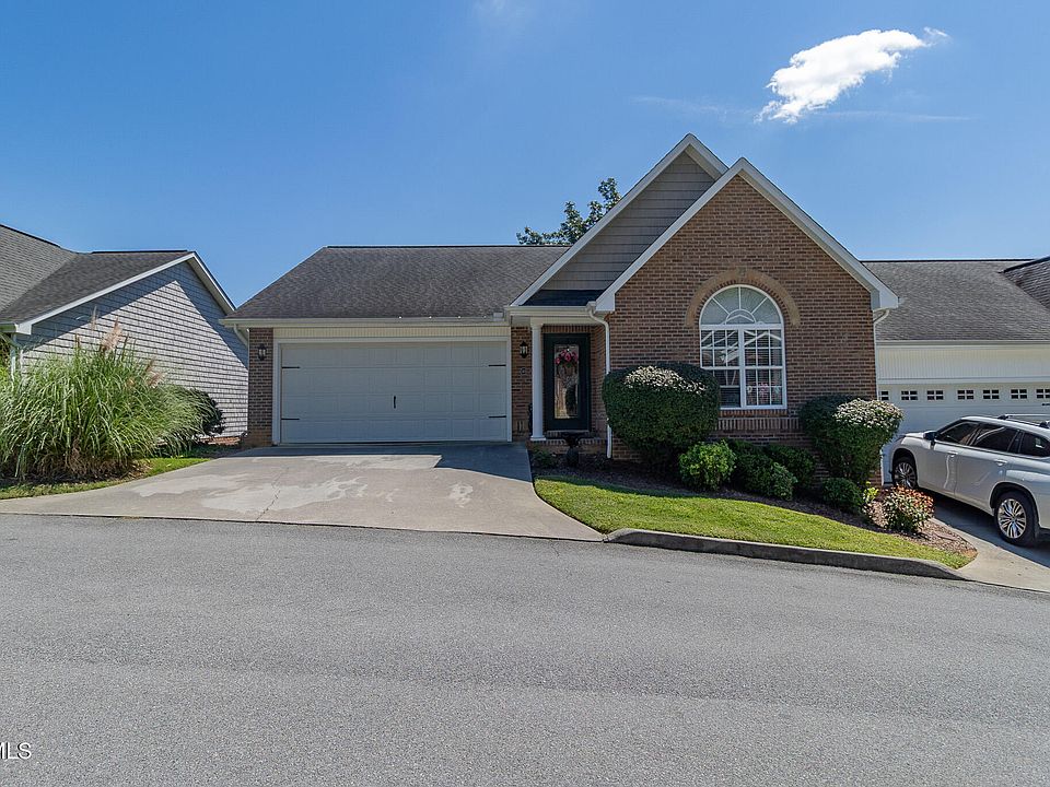 1st image of 148 Bridgewater Ct #148