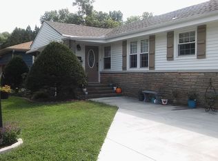 1866 E Sunset Dr, Springfield, MO 65804