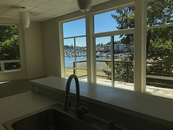 3rd image of 8717 N Harborview Dr