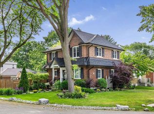 33 McIntosh Ave, Toronto, ON M8Y3E1