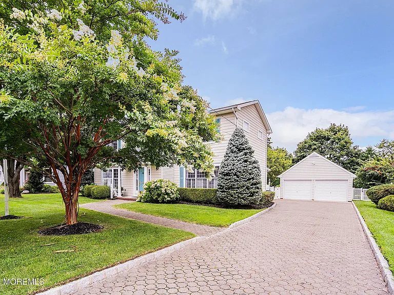 2163 Village Rd — Photo 3