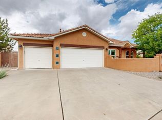 909 Bosque Rd NE, Albuquerque, NM 87113