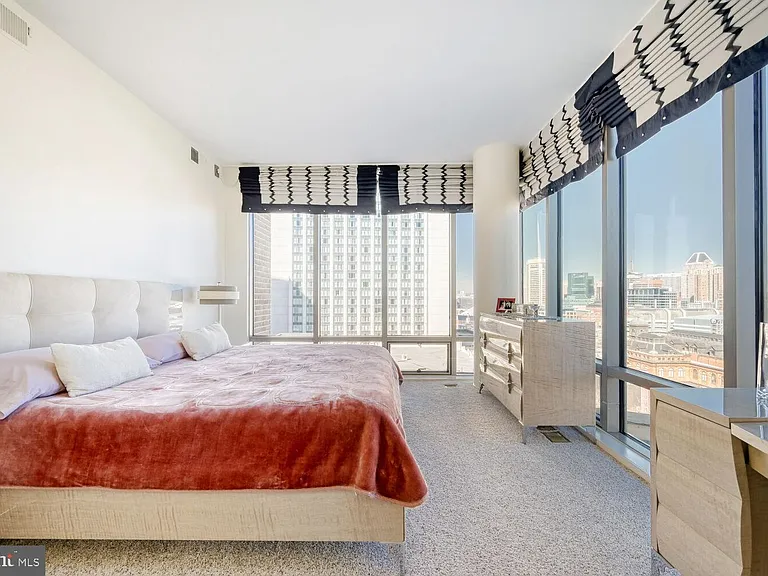 675 President St #1501 — Photo 11