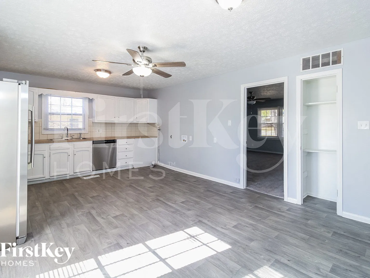 4 bed, 2.0 bath, 1413 sqft, $1,970 — Photo 4