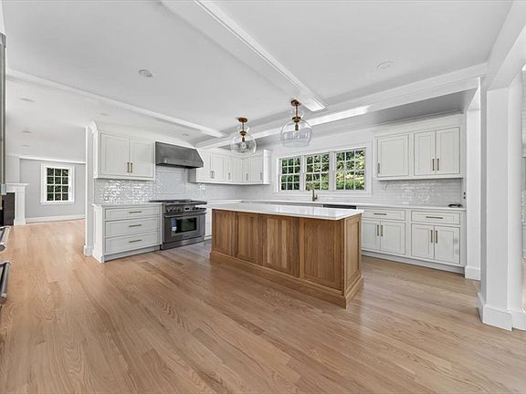 4th image of 3 Hollyhock Ln