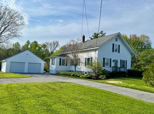 18 Winn Rd, Falmouth, ME 04105