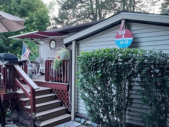 3rd image of 50 55 Pequot Sauk Lane Gln #8