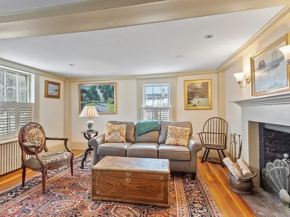 22 Mechanic St, Marblehead, MA 01945