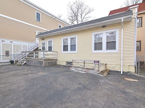 5th image of 407 Adams St #407