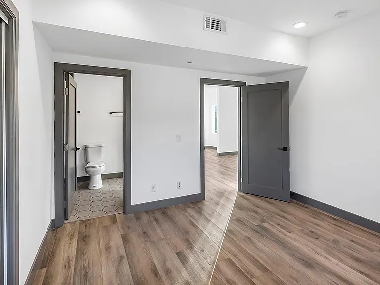 827 1/2 Centennial St — Photo 26