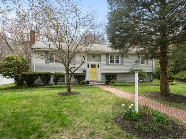 65 Stanford Dr, Westwood, MA 02090