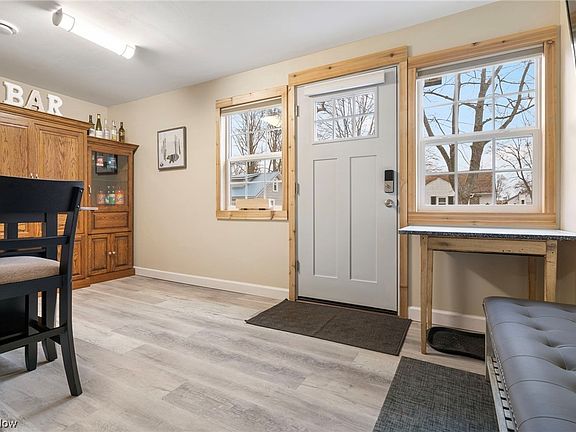 4th image of 5164 Fairfax Dr