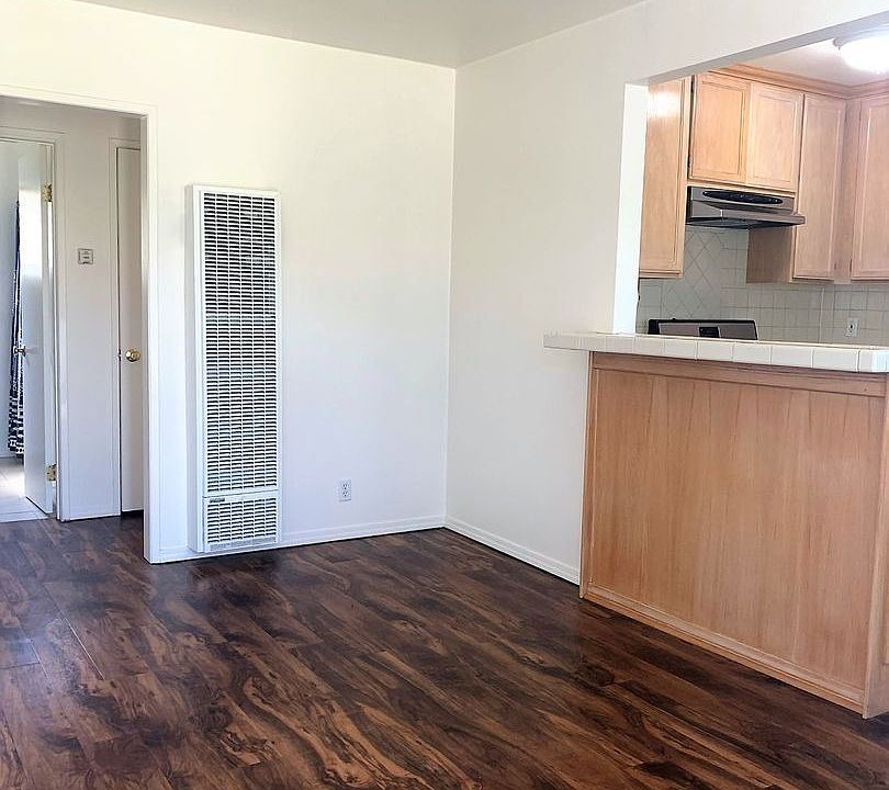 1st image of 4810 Lincoln Ave APT A