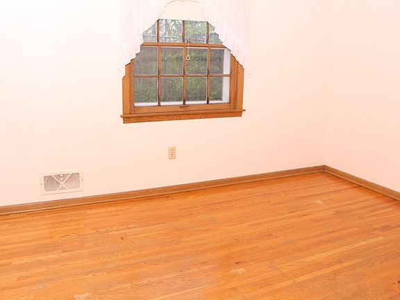 4th image of 1245 Hamline Ave N