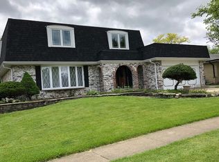 413 Arbor Ln, Westmont, IL 60559