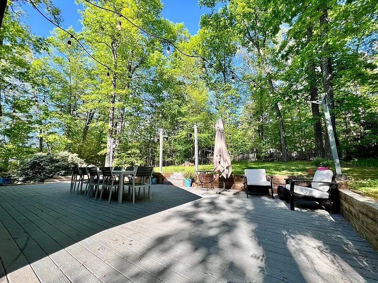15 Harvey Pl — Photo 41