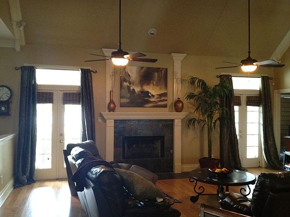 2nd image of 409 Gordon Crockett Dr
