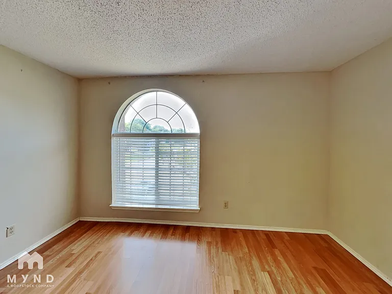 3205 Meadowview Dr — Photo 21