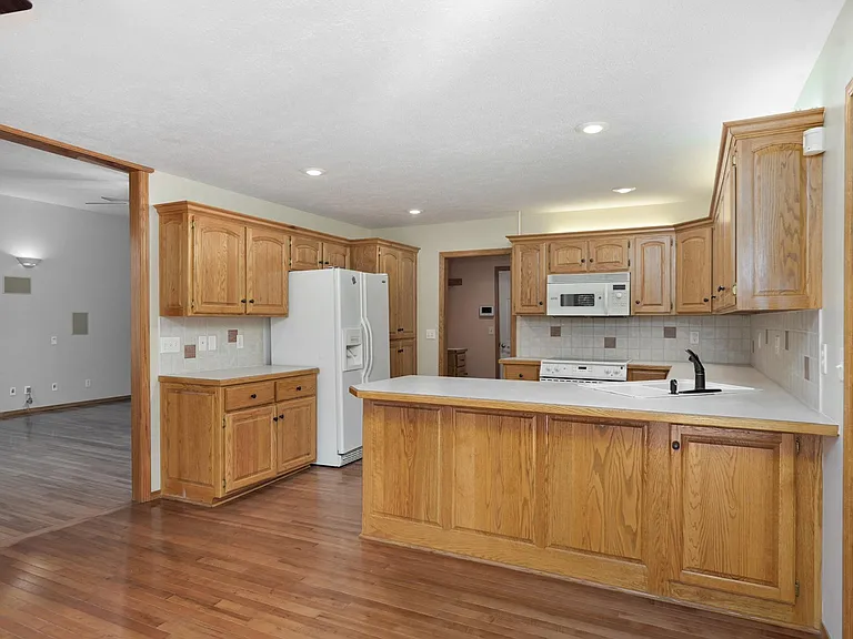 2062 W Willow Lakes Cv — Photo 20