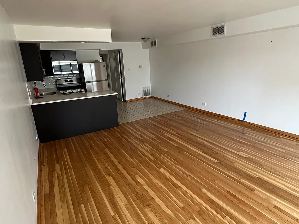 3020 E Cheltenham Pl
