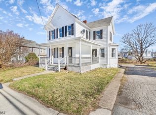 31 Ledgewood Ave, Netcong, NJ 07857