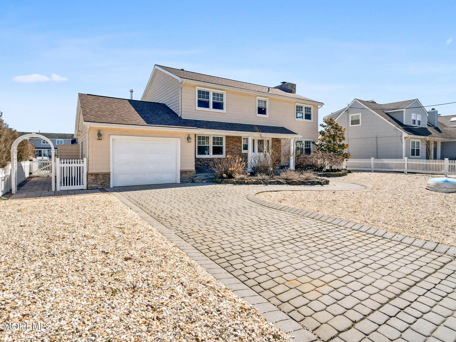 5 bed, 2.5 bath, 2372 sqft, $15,000 — Photo 3