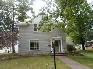 518 S Main St, Waupaca, WI 54981
