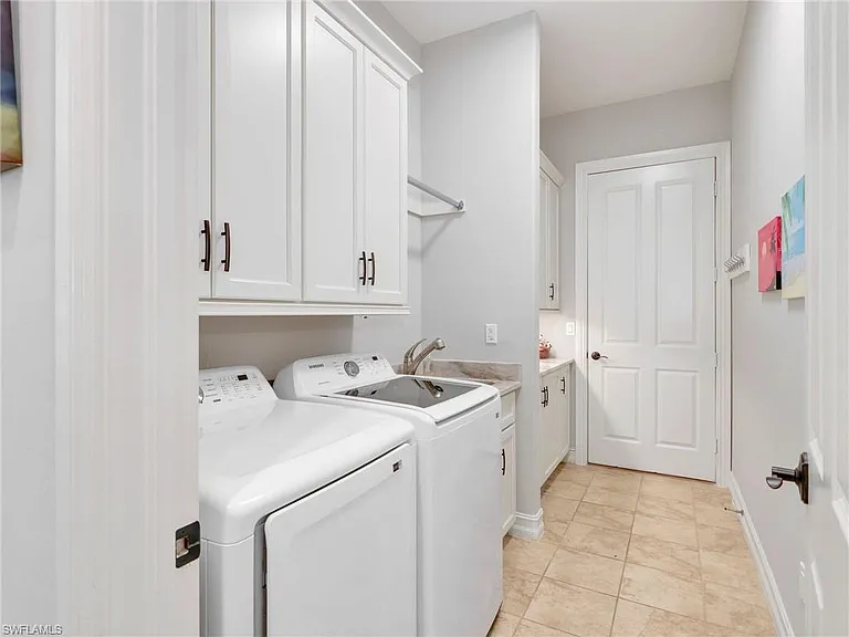 7864 Valencia Ct — Photo 40