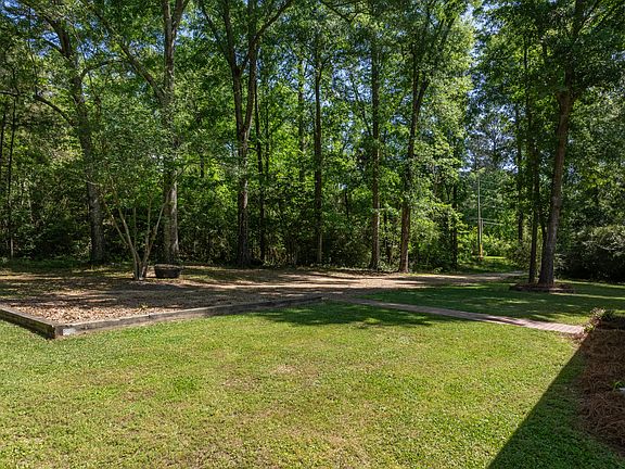 5th image of 15 Paradise Ln