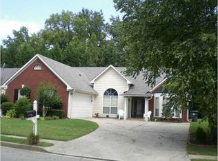 565 Sterling Pointe Ct, Lawrenceville, GA