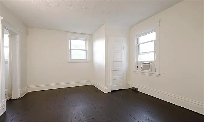 504 N Walnut St — Photo 13