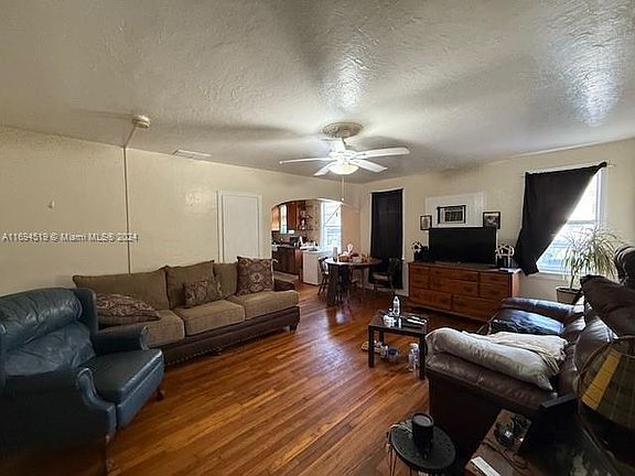 5th image of 517 Braddock Ave