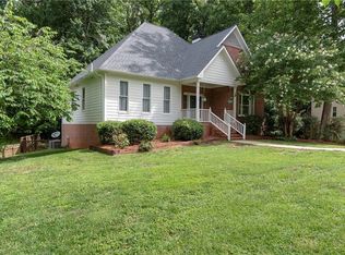 6719 Castleton Dr, Clemmons, NC 27012