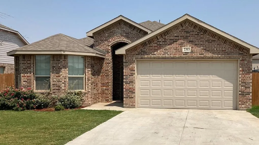 4 bed, 1850 sqft, $8,750 — Photo 1