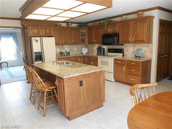 4th image of 6898 Thornwood St NW