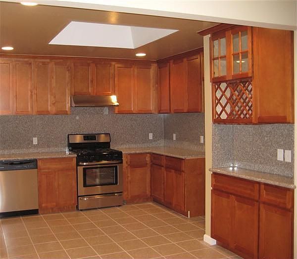 1st image of 71 Maddux Ave