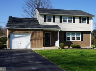 201 Silver Spur Dr, York, PA 17402
