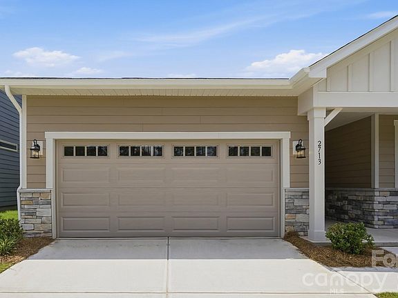 3rd image of 2713 Westmont Dr