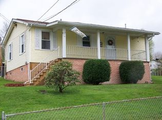5023 Kilgore Ln, Cross Lanes, WV 25313