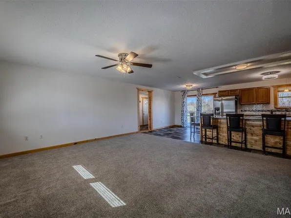 26927 Stunning Dr, Laquey, MO 65534