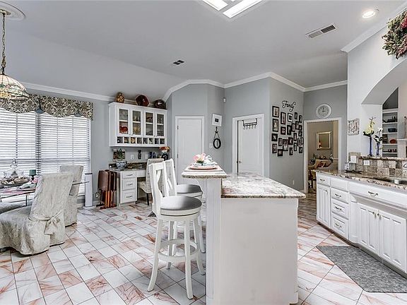 5th image of 6116 Iron Horse Dr