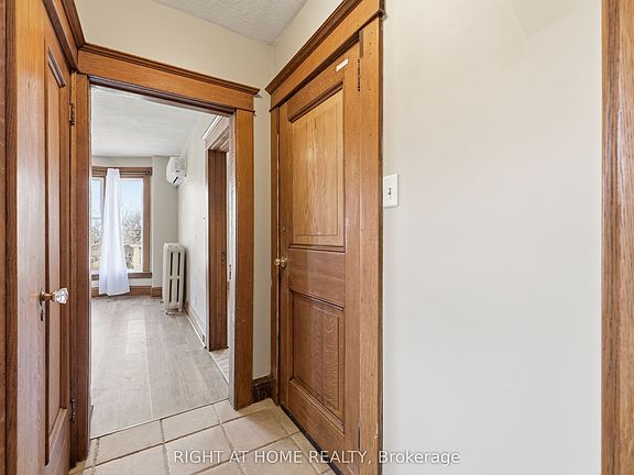 4th image of 65 Fairholt Rd S #2