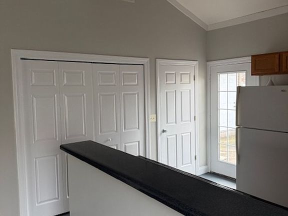 5th image of 53 Evelyn St #65