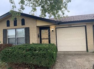 5200 Greencroft Dr, Dayton, OH 45426