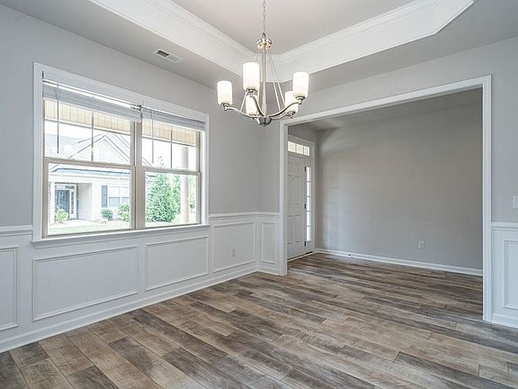4th image of 24 W Catalina Ct