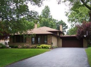 6823 W Edgewood Rd, Palos Heights, IL 60463